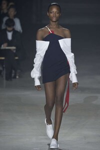Contemporary Deconstructed Fashion Image 7
