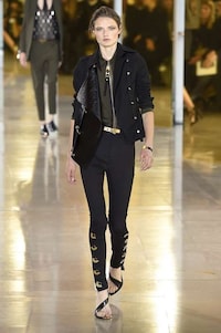 Sultry Military Fashion Image 5
