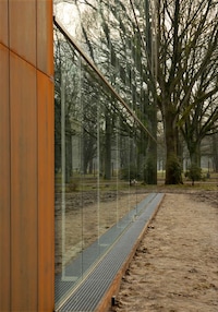 Glass-Covered Memorial Sites Image 2