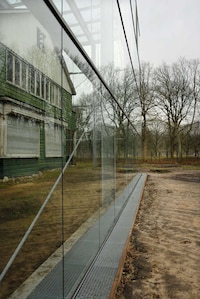 Glass-Covered Memorial Sites Image 6