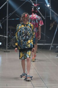 Exaggerated Graphic Couture Image 2