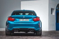 Kneepad-Fitted Cars Image 2