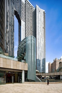 Slender Skyscraper Designs Image 4