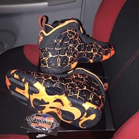 Lava-Patterned Sneakers Image 3