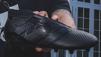 Laceless Soccer Cleats Image 4