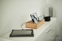 Multi-Device Charging Docks Image 8