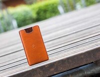Scratch-Thwarting Phone Cases Image 4
