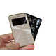 Credit Card-Sized Cellphones Image 2