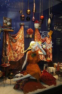Psychedelic Christmas Campaigns Image 5
