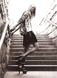 Street Fashion Editorials Image 7