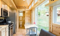 Compact Eight-Person Homes Image 6