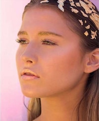 Gold Leaf Hairstyles Image 3