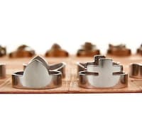 Jewelry-Inspired Chess Sets Image 2