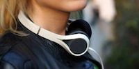 Mobius Strip-Inspired Headphones Image 3