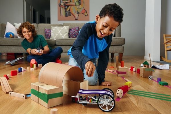 100 Educational Gifts