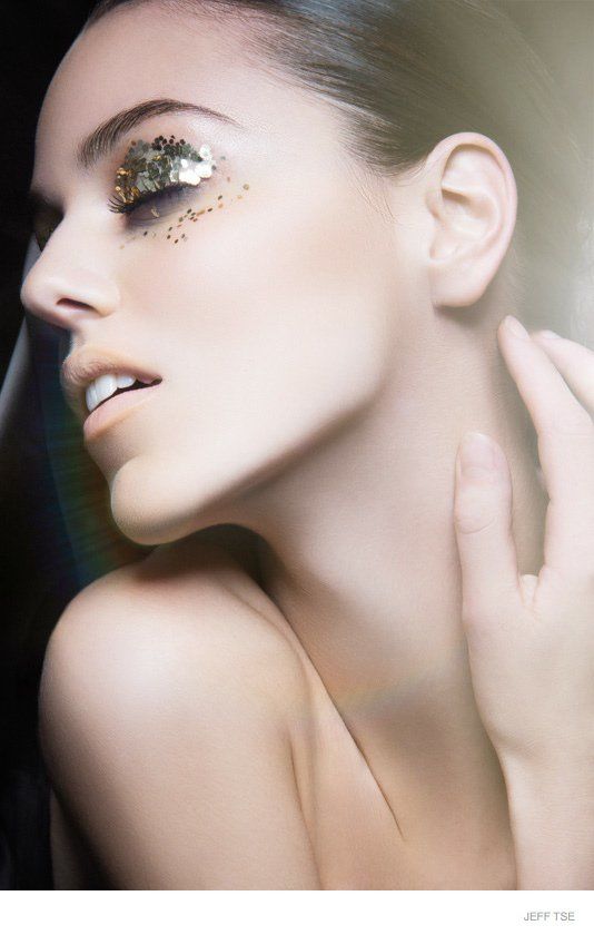 18 Holiday Beauty Looks