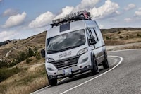 Super-Capacity Camper Vans Image 3