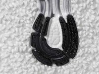 Feminine Running Shoes Image 6