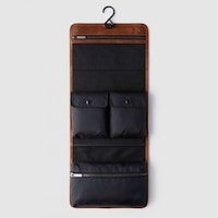 Luxurious Leather Grooming Kits Image 2