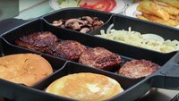 Compartmentalized Cooking Pans Image 6