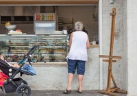 Italian Fare Beach Kiosks Image 2