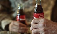Candid Holiday Cola Ads Image 8