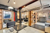 Utilitarian Makeup Salons Image 5