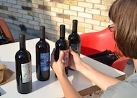 Caricatured Wine Packaging Image 7
