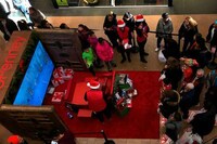 Virtual Reality Santa Visits Image 4