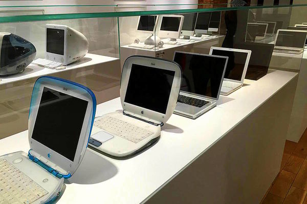 Retrospective Apple Exhibitions