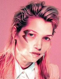 Vivid Glam Rock Editorials Image 2