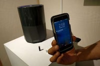 Touch-Free Device Chargers Image 4