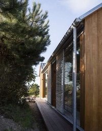 Simple Glass Homes Image 5