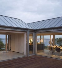 Simple Glass Homes Image 8