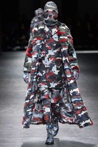 Camouflage-Covered Menswear Image 6