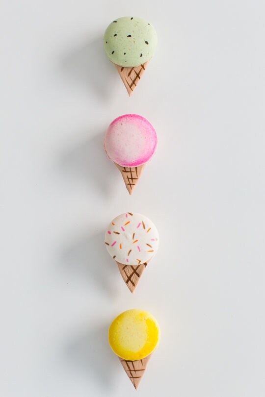 14 Novelty Macaron Desserts