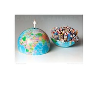 Social Commentating Figurines Image 3