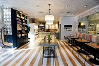 Plant-Based Burger Joints Image 8