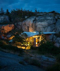 Slopping Cliffside Homes Image 3