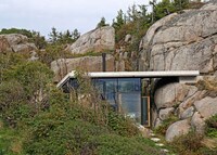 Slopping Cliffside Homes Image 5