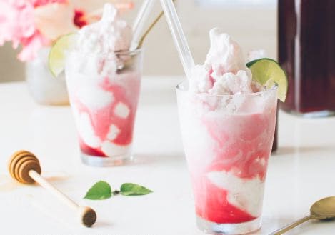 25 Feminine Floral Drinks