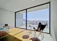 Cantilevered Concrete Homes Image 3