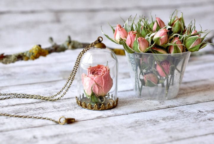 Flower-Preserving Necklaces