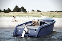 Luxe Picnic Yachts Image 2