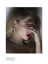 Sultry Glamour Shot Editorials Image 7