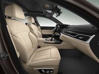 Zippy Luxury Sedans Image 4