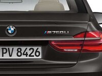 Zippy Luxury Sedans Image 7
