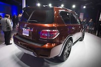Family-Hauling SUVs Image 7