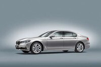 Fuel-Efficient Hybrid Cars Image 5