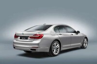 Fuel-Efficient Hybrid Cars Image 6